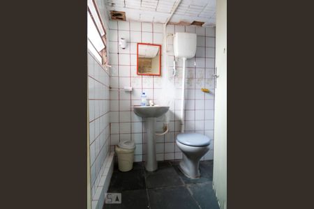 Casa à venda com 450m², 3 quartos e 3 vagasBanheiro de Serviço