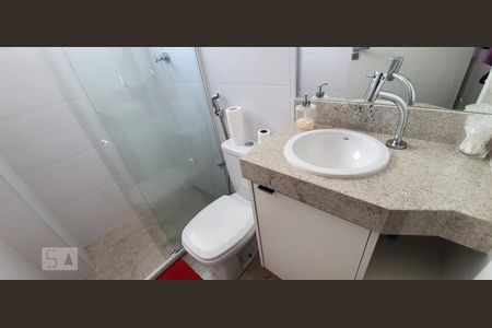 Banheiro de apartamento à venda com 1 quarto, 40m² em Floresta, Belo Horizonte