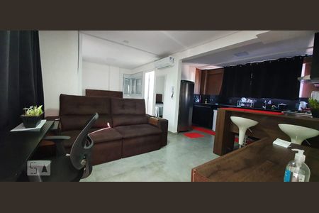 Sala de apartamento para alugar com 1 quarto, 40m² em Floresta, Belo Horizonte