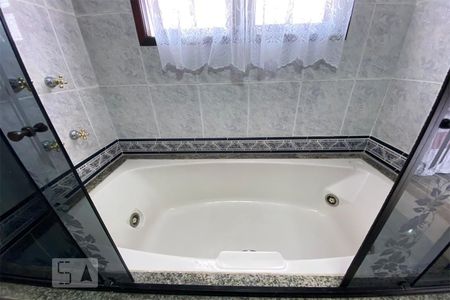 Casa para alugar com 405m², 3 quartos e 6 vagas Casa para alugar com 405m², 3 quartos e 6 vagasBanheiro do Quarto 3