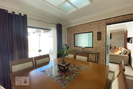 Casa para alugar com 405m², 3 quartos e 6 vagas Casa para alugar com 405m², 3 quartos e 6 vagasSala de Jantar