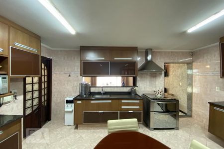 Casa para alugar com 405m², 3 quartos e 6 vagas Casa para alugar com 405m², 3 quartos e 6 vagasCozinha