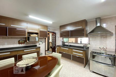 Casa para alugar com 405m², 3 quartos e 6 vagas Casa para alugar com 405m², 3 quartos e 6 vagasCozinha