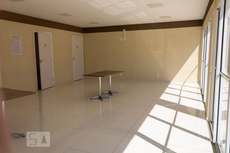 Apartamento para alugar com 45m², 2 quartos e 1 vaga Apartamento para alugar com 45m², 2 quartos e 1 vagaÁrea comum - Salão de festas