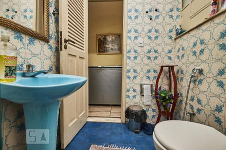 Casa à venda com 175m², 3 quartos e 2 vagasBanheiro de Serviço