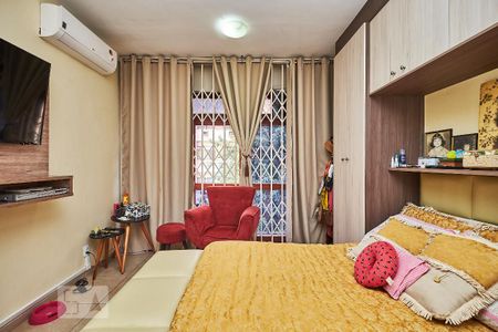 Casa à venda com 175m², 3 quartos e 2 vagasQuarto Suíte 2