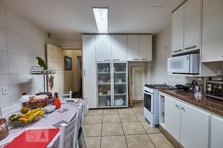 Casa à venda com 175m², 3 quartos e 2 vagasCozinha