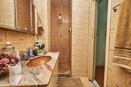 Casa à venda com 175m², 3 quartos e 2 vagasBanheio Suíte 3