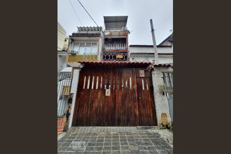 Casa à venda com 175m², 3 quartos e 2 vagasFachada