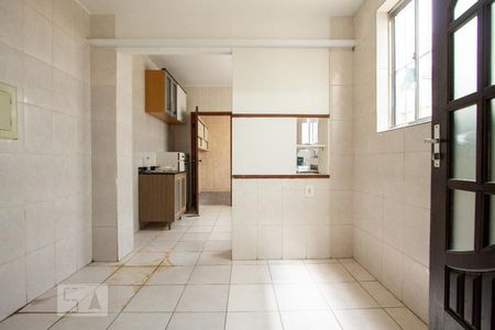 Casa à venda com 260m², 3 quartos e sem vaga Casa à venda com 260m², 3 quartos e sem vagaCozinha