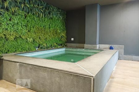 Apartamento para alugar com 50m², 1 quarto e 1 vaga Apartamento para alugar com 50m², 1 quarto e 1 vagaÁrea comum - Piscina coberta - Ôfuro