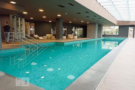 Apartamento para alugar com 50m², 1 quarto e 1 vaga Apartamento para alugar com 50m², 1 quarto e 1 vagaÁrea comum - Piscina coberta