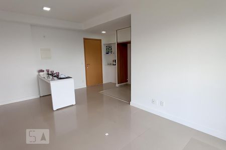 Sala de apartamento para alugar com 1 quarto, 50m² em Melville Empresarial Ii, Barueri
