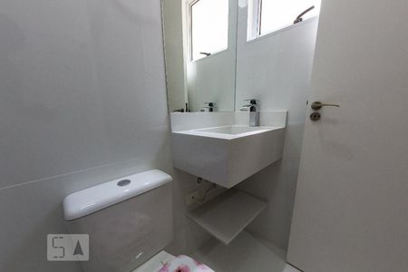 Casa de condomínio à venda com 85m², 2 quartos e 1 vagaBanheiro da Suíte 2