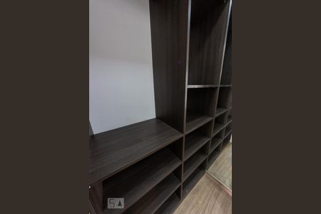 Casa de condomínio à venda com 85m², 2 quartos e 1 vagaCloset da Suíte 1