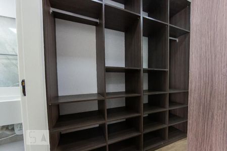 Casa de condomínio à venda com 85m², 2 quartos e 1 vagaCloset da Suíte 1