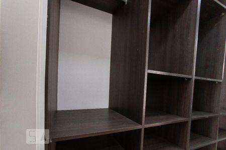 Casa de condomínio à venda com 85m², 2 quartos e 1 vagaCloset da Suíte 1