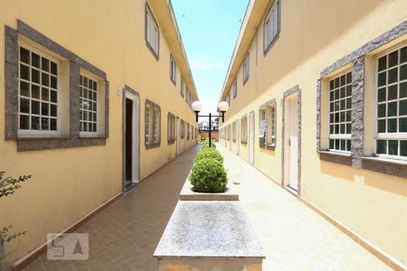 Casa à venda com 98m², 3 quartos e 1 vagaCondomínio