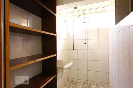 Casa à venda com 98m², 3 quartos e 1 vagaÁrea de Serviço