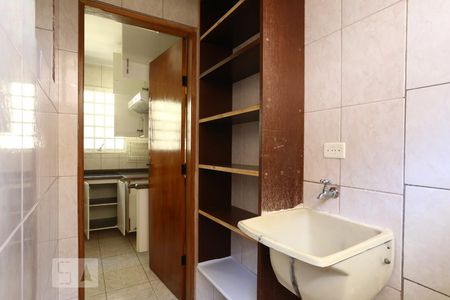 Casa à venda com 98m², 3 quartos e 1 vagaÁrea de Serviço