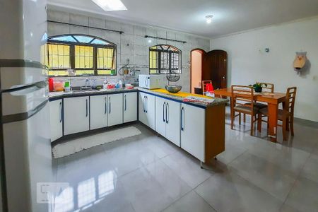 Casa à venda com 155m², 3 quartos e 2 vagas Casa à venda com 155m², 3 quartos e 2 vagasCozinha