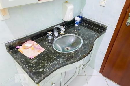 Casa à venda com 155m², 3 quartos e 2 vagas Casa à venda com 155m², 3 quartos e 2 vagasBanheiro Social