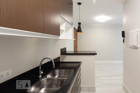 Cozinha de apartamento para alugar com 1 quarto, 36m² em Itaim Bibi, São Paulo