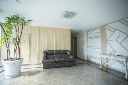 Apartamento para alugar com 82m², 2 quartos e 1 vagaHall social
