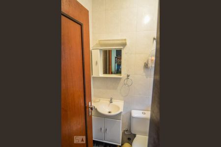 Casa à venda com 150m², 3 quartos e 4 vagasBanheiro de Serviço