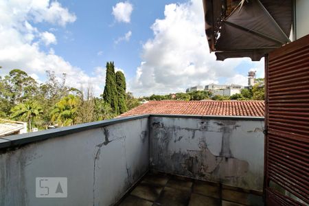 Casa à venda com 390m², 4 quartos e 5 vagas Casa à venda com 390m², 4 quartos e 5 vagasVaranda da Suíte 1