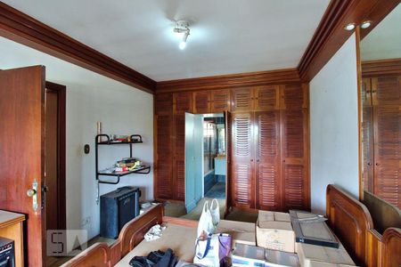 Casa à venda com 390m², 4 quartos e 5 vagas Casa à venda com 390m², 4 quartos e 5 vagasSuíte 2