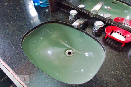 Casa à venda com 390m², 4 quartos e 5 vagas Casa à venda com 390m², 4 quartos e 5 vagasBanheiro