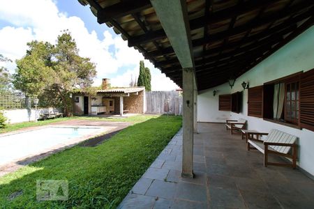 Casa à venda com 390m², 4 quartos e 5 vagas Casa à venda com 390m², 4 quartos e 5 vagasÁrea Externa