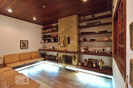 Sala de casa à venda com 4 quartos, 390m² em Jardim Leonor, São Paulo