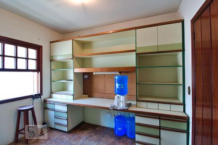 Casa à venda com 390m², 4 quartos e 5 vagas Casa à venda com 390m², 4 quartos e 5 vagasDespensa