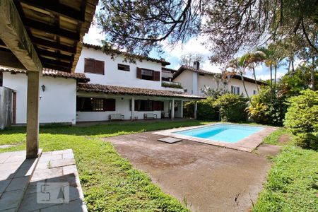 Casa à venda com 390m², 4 quartos e 5 vagas Casa à venda com 390m², 4 quartos e 5 vagasÁrea Externa