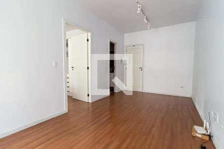 Sala de apartamento para alugar com 1 quarto, 50m² em Centro, Curitiba