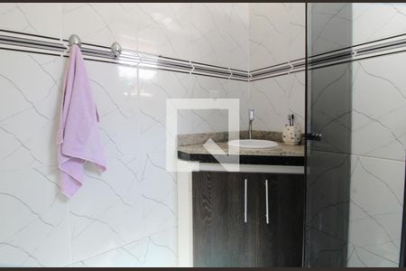 Casa de condomínio à venda com 84m², 3 quartos e 2 vagasBanheiro comum