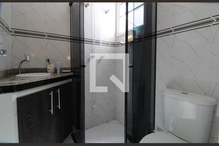 Casa de condomínio à venda com 84m², 3 quartos e 2 vagasBanheiro comum