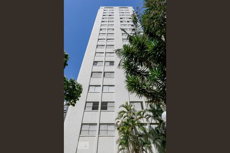 Apartamento para alugar com 76m², 2 quartos e 1 vaga Apartamento para alugar com 76m², 2 quartos e 1 vagaFachada