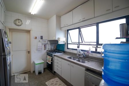 Apartamento à venda com 317m², 4 quartos e 4 vagasCozinha