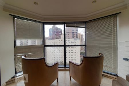 Apartamento à venda com 317m², 4 quartos e 4 vagasSacada da Suíte 04