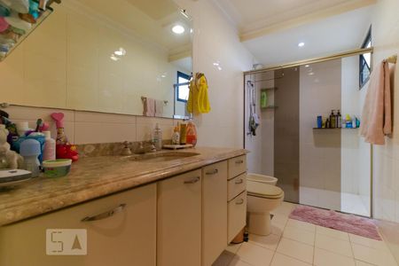 Apartamento à venda com 317m², 4 quartos e 4 vagasBanheiro da Suíte 02