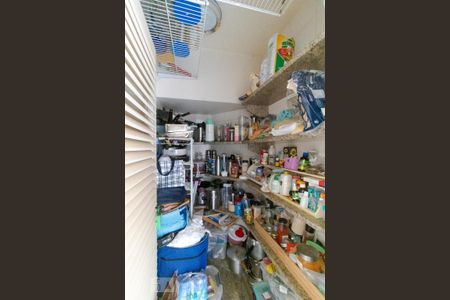 Apartamento à venda com 317m², 4 quartos e 4 vagasDespensa