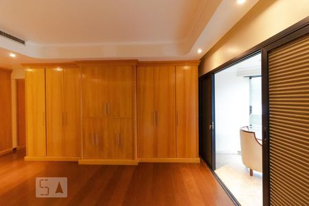 Apartamento à venda com 317m², 4 quartos e 4 vagasSuíte 04