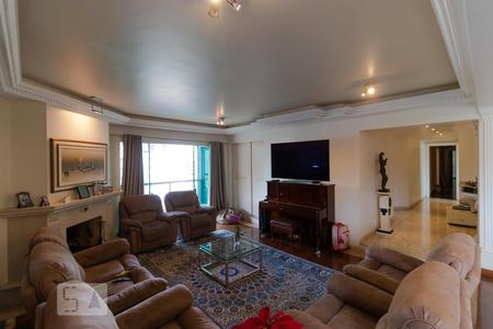 Sala de Estar de apartamento à venda com 4 quartos, 317m² em Cambuí, Campinas