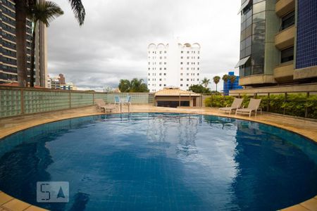 Apartamento à venda com 317m², 4 quartos e 4 vagasÁrea comum - Piscina