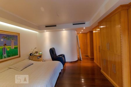 Apartamento à venda com 317m², 4 quartos e 4 vagasSuíte 04