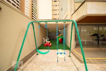 Apartamento à venda com 317m², 4 quartos e 4 vagasÁrea Comum - Playground