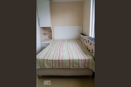 Quarto de apartamento para alugar com 1 quarto, 55m² em Azenha, Porto Alegre